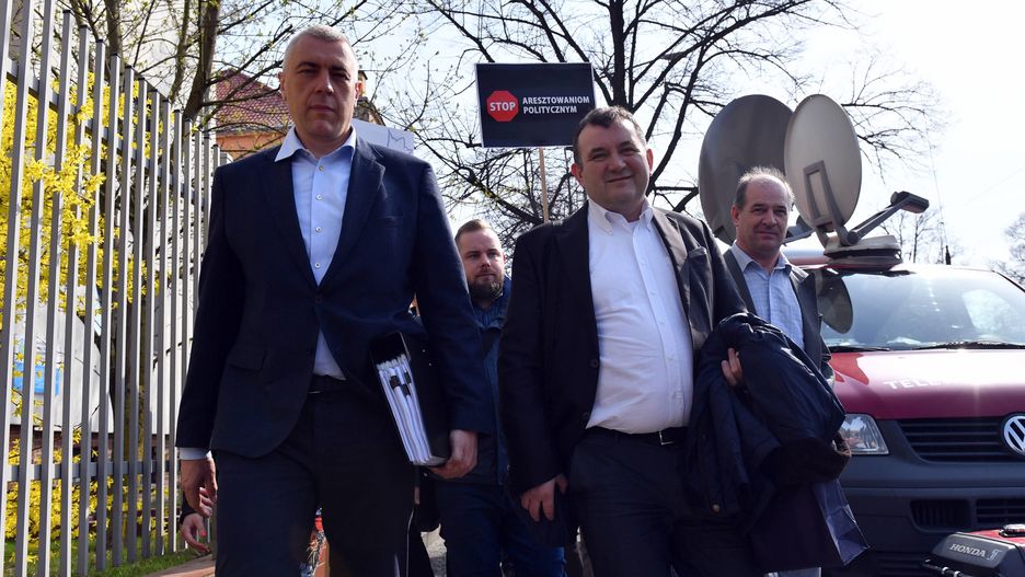 Roman Giertych będzie domagał się 50 tysięcy złotych za artykuł na temat Stanisława Gawłowskiego