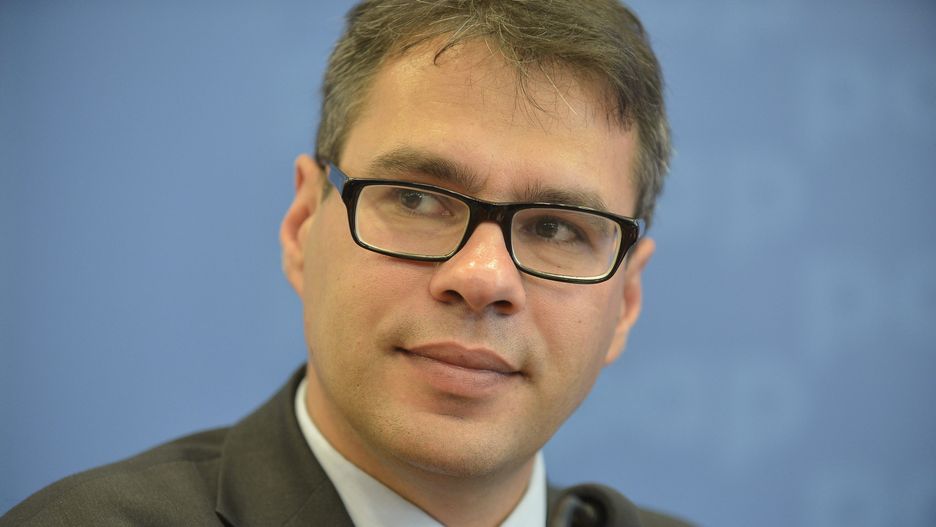 Michał Karnowski broni Magdaleny Ogórek. W dość paskudnym stylu.