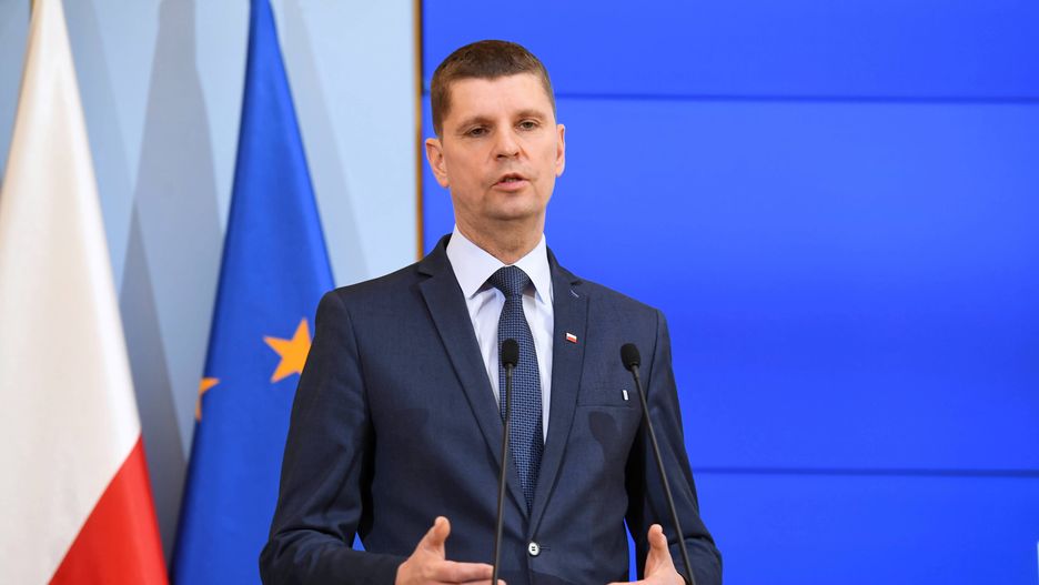 Koronawirus w Polsce. Dariusz Piontkowski z MEN o sytuacji szkół