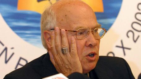 Abp Tadeusz Gocłowski podczas konferencji poprzedzającej III Dzień Papieski "Jan Paweł II - Apostoł Jedności"