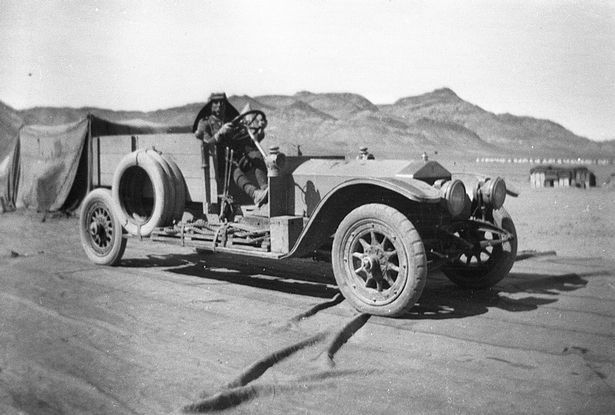 Lawrence z Arabii i jego Rolls-Royce Silver Ghost, czyli Blue Mist 