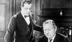 Rozrzutny playboy z maszyną do pisania. Adrian Conan Doyle nigdy nie dorównał ojcu