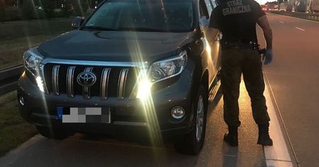 Straż Graniczna odzyskała samochód warty ćwierć miliona złotych. Kierowca próbował uciec