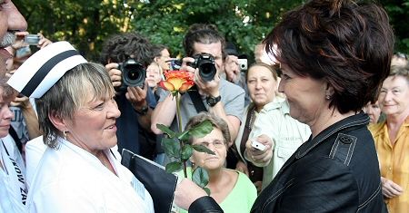 Kwaśniewska przyjechała do pielęgniarek