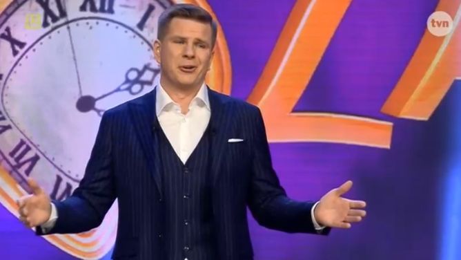 Filip Chajzer jako prowadzący show "Hipnoza"