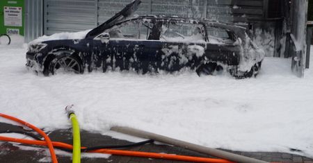 Wlała benzynę do diesla. Auto wybuchło, bo chciała wyssać paliwo odkurzaczem