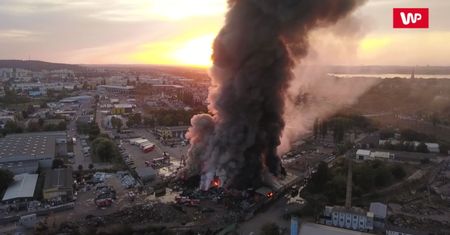 Strażacy opanowali pożar składowiska odpadów w Szczecinie. Akcja trwała 20 godz.