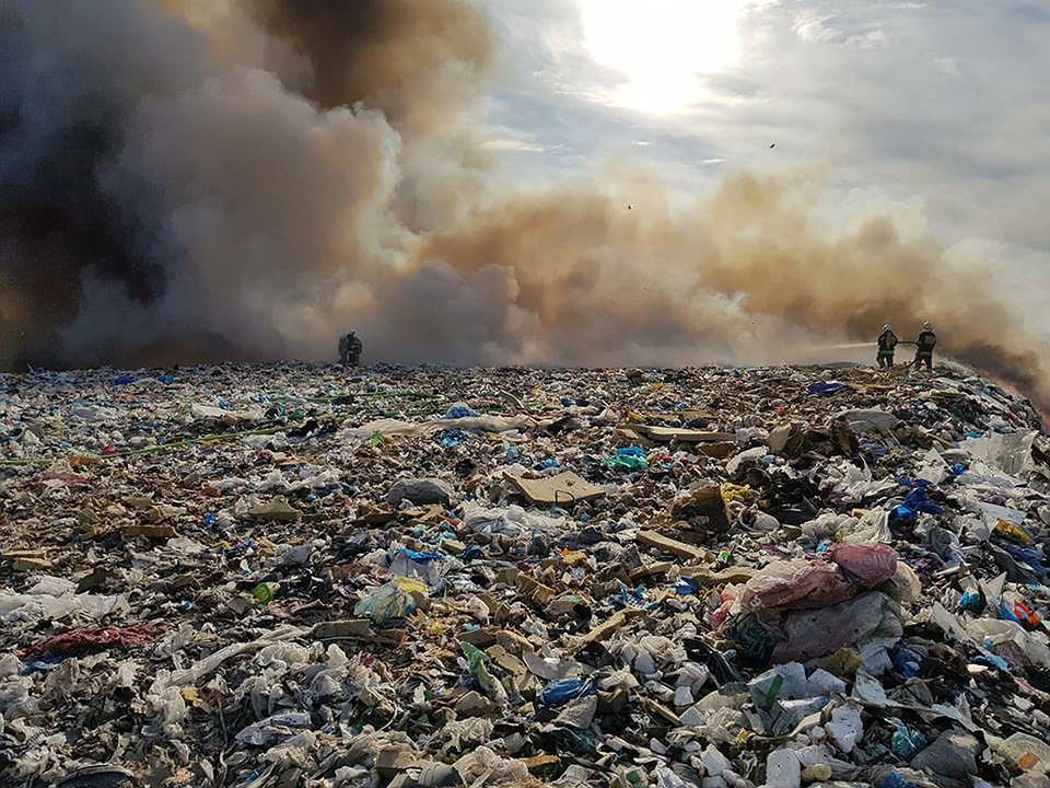 Radomsko: pożar składowiska odpadów
