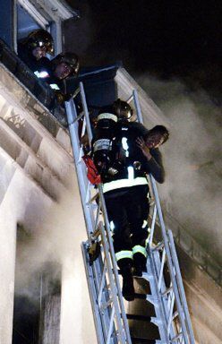 Pożar hotelu w centrum Paryża