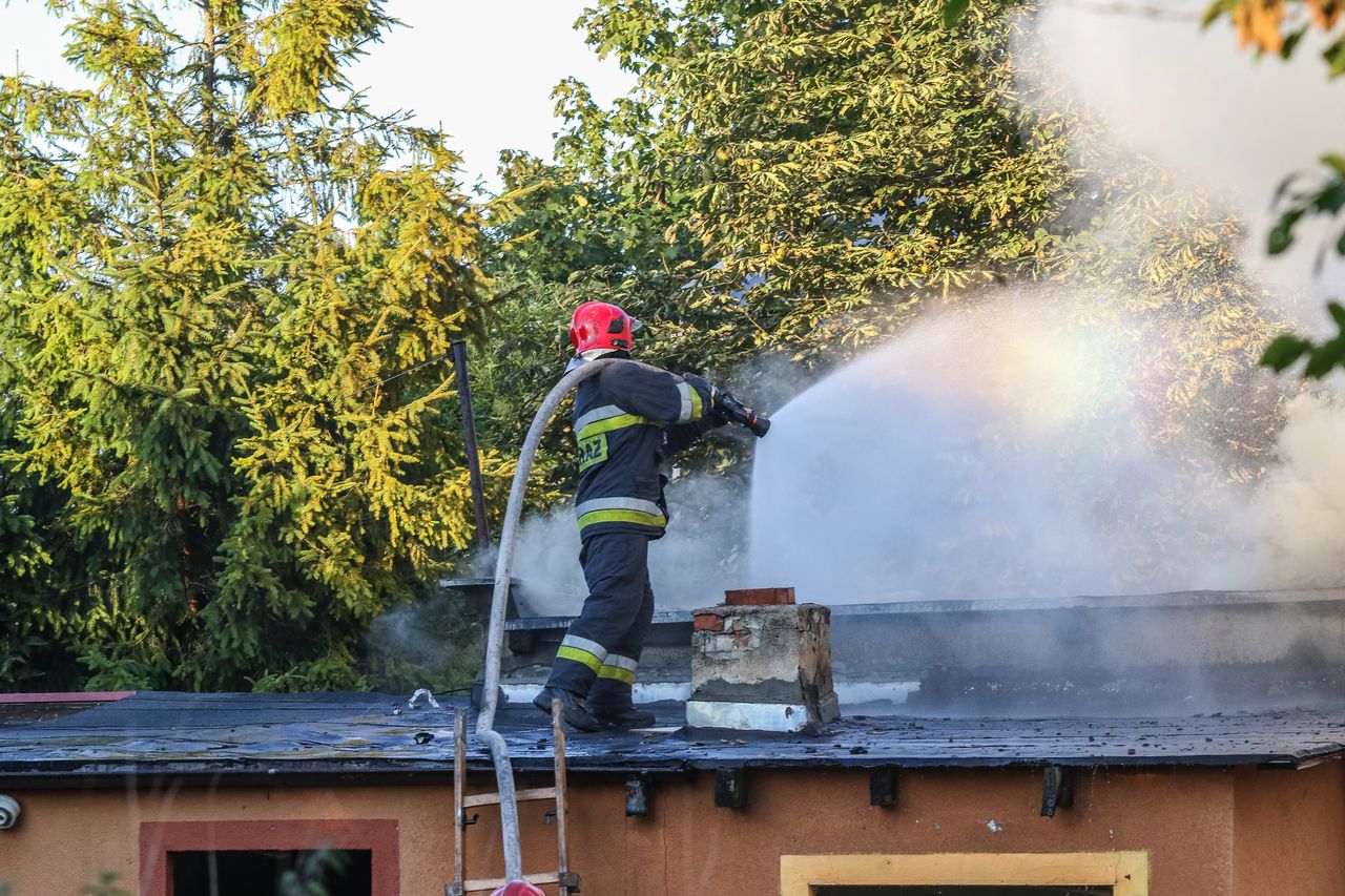 Łódzkie. Noworodek spłonął w pożarze. Matka usłyszała zarzut zabójstwa