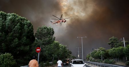 Grecja. Zamknięty Akropol, groźny pożar szaleje w pobliżu Aten