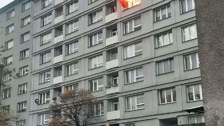 Warszawa. Pożar wybuchł w mieszkaniu przy ul. Płockiej 