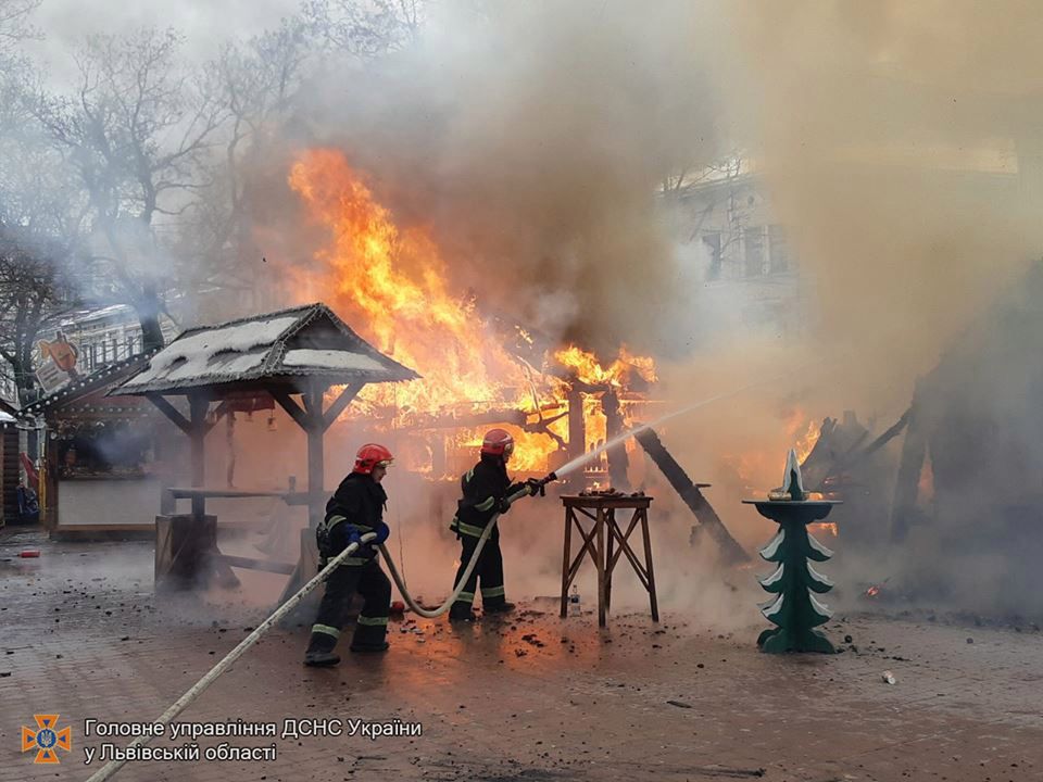 Eksplozje butli z gazem były przyczyną pożaru na jarmarku bożonarodzeniowym we Lwowie