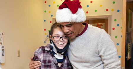 Barack Obama odwiedził w szpitalu chore dzieci. Wcielił się w nową rolę
