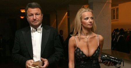 Piękna Laura poszła w odstawkę? Miliarder pokazał się z nową partnerką
