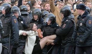 To zdjęcie stało się symbolem demonstracji. Dziewczyna w białym płaszczu opowiedziała, co się wydarzyło