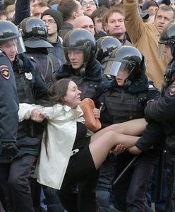 To zdjęcie stało się symbolem demonstracji. Dziewczyna w białym płaszczu opowiedziała, co się wydarzyło