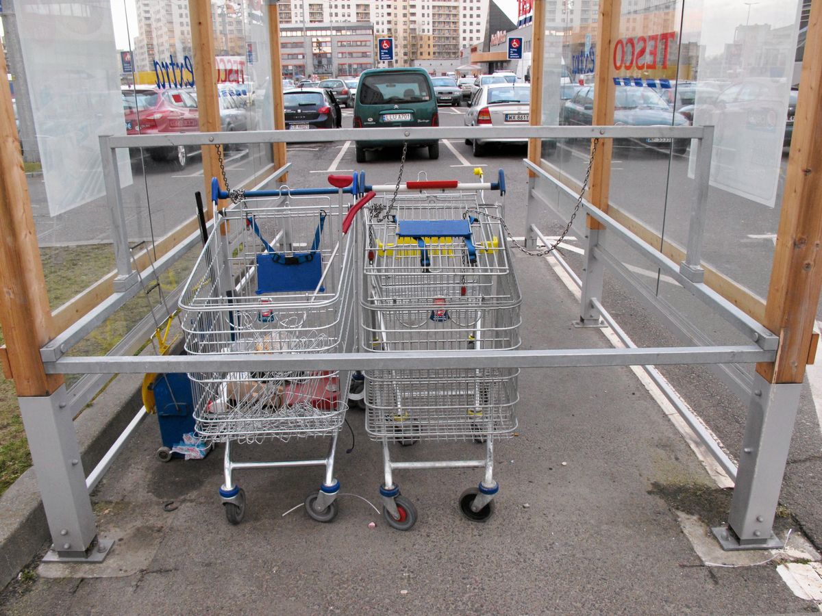 Uboczne skutki zakazu handlu w niedzielę. Zgłosił kradzież auta i dostał zarzuty