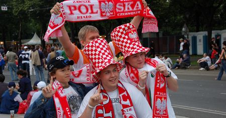Przed meczem z Kolumbią piłkarskie gadżety za połowę ceny. Promocje już ruszyły