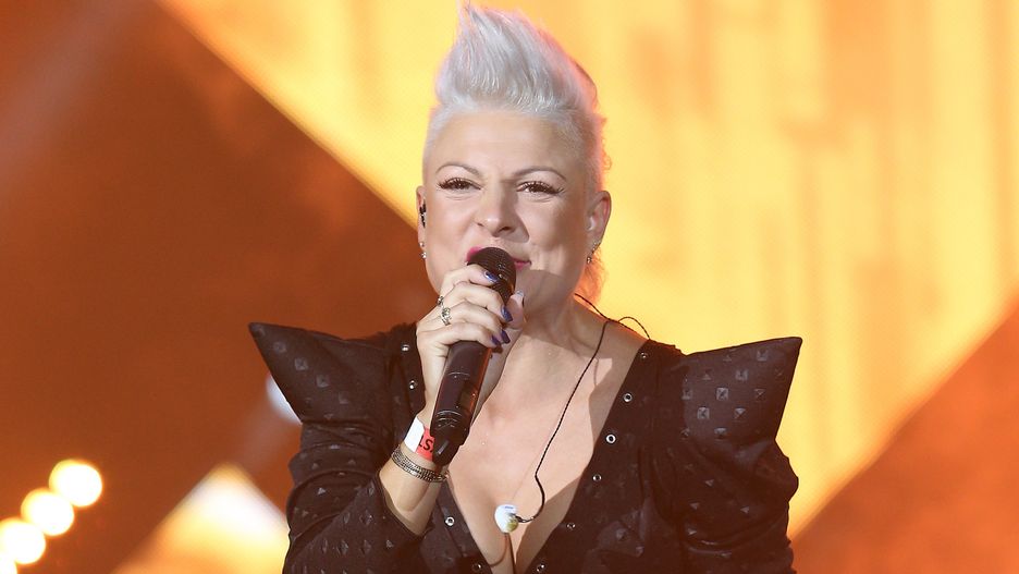 Magdalena Narożna zaśpiewała na weselu gwiazdy disco polo. Sprawdź, jak wypadła!