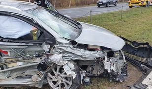 Groźny wypadek w Poznaniu. "Chciał się przejechać", rozbił auto i ranił dwójkę dzieci