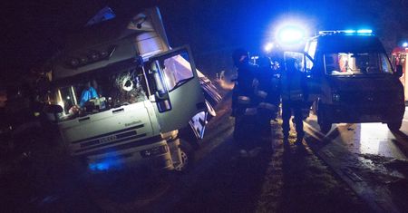 Wypadek na S11 pod Poznaniem. Ciężarówka w rowie, utrudnienia w ruchu