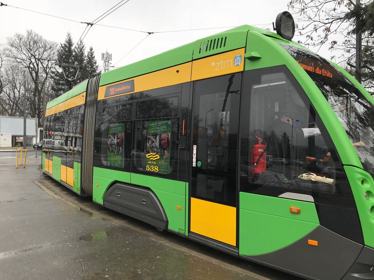 Poznań. Agresywny pasażer zaatakował motorniczego