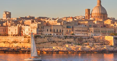 Malta – idealna na rodzinne wakacje i imprezowy weekend