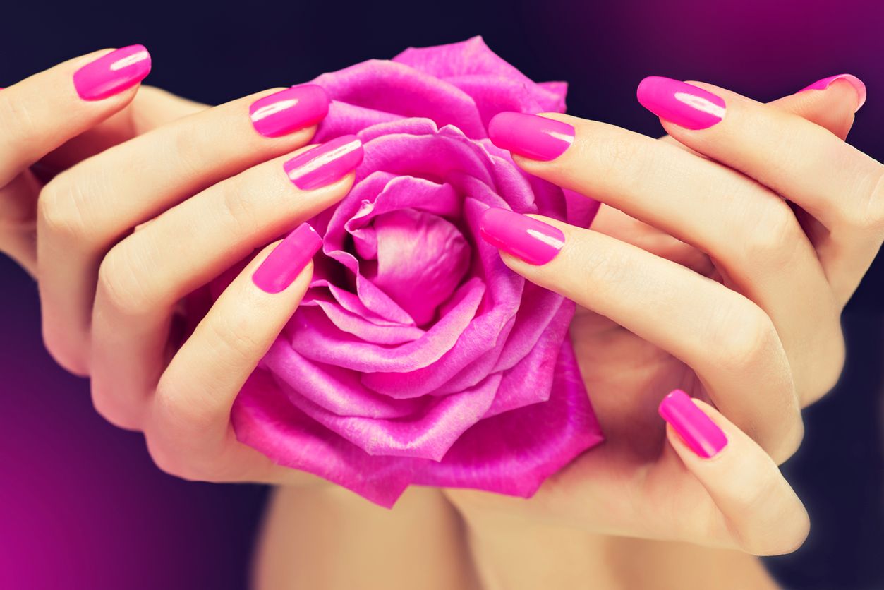 Różowe paznokcie - pomysły na manicure w odcieniach różu