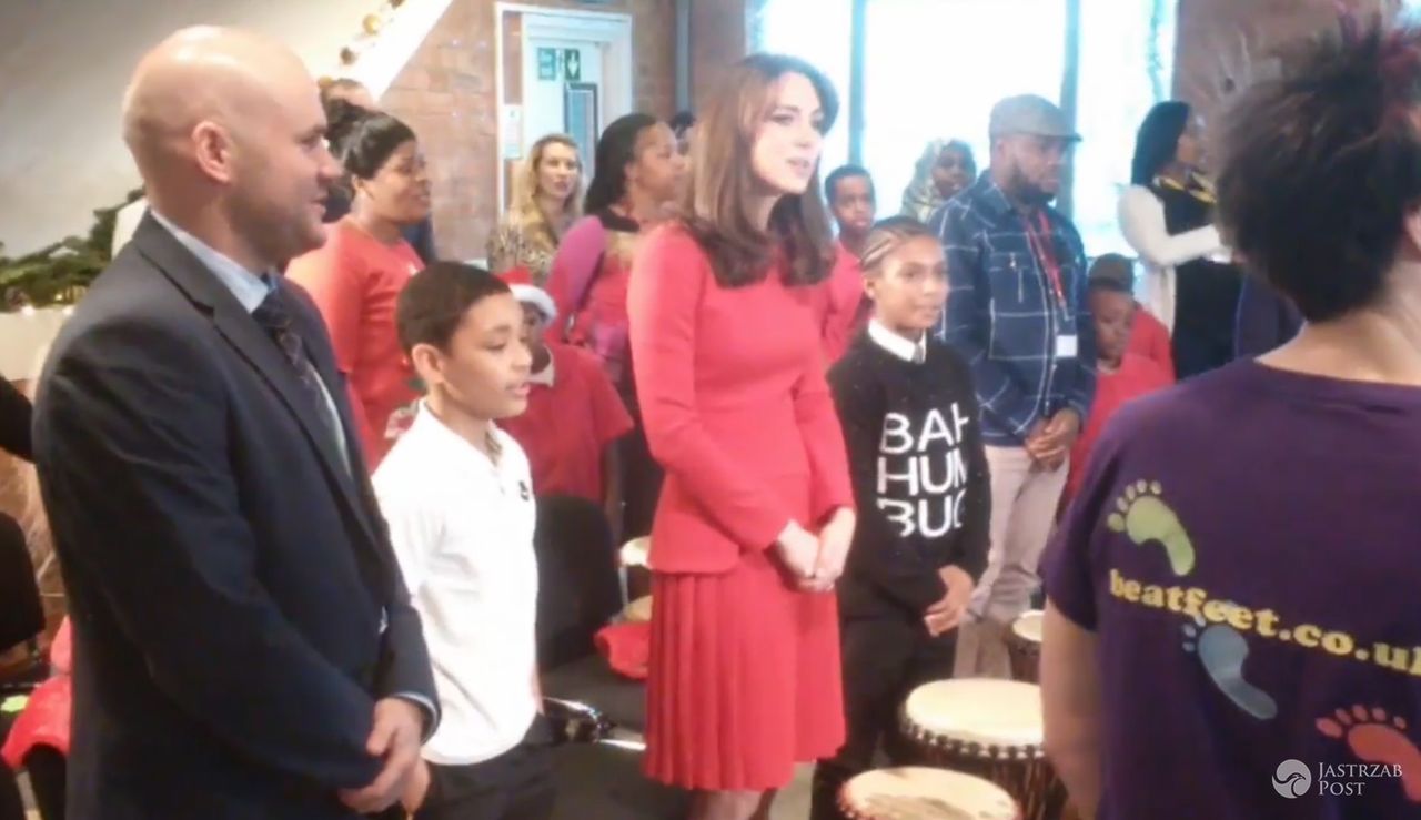 Księżna Kate w kreacji Alexander McQueen na imprezie w Anna Freud Centre Family School