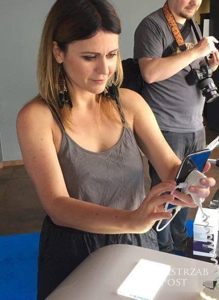 Kasia Dereń testuje telefon Alcatel Idol