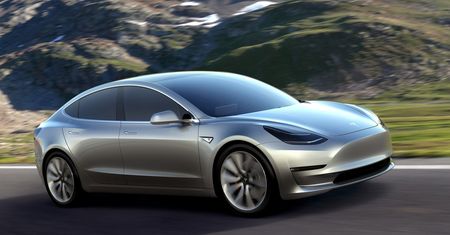 Tesla Model 3 zacznie trafiać do klientów 28 lipca