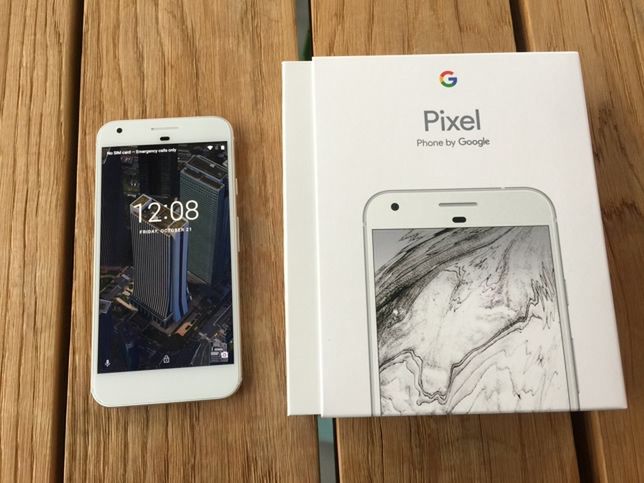 Ile Google zarabia na smartfonie Pixel XL?