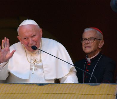 Pomnik Jana Pawła II we Francji zostanie przeniesiony. Nie do Polski