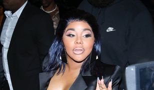 Lil Kim niczego się nie wstydzi. Odsłoniła biust