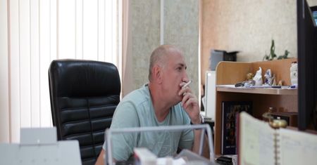 Palisz dużo papierosów? Jesteś narażony na raka krtani