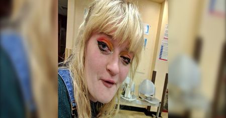20-latka zrobiła selfie po 7 udarach mózgu