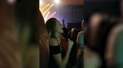 Córka zaśpiewała dla niesłyszącego ojca