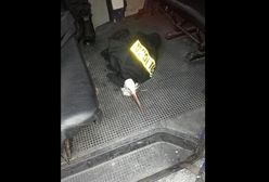 Policjanci uratowali rannego bociana. Został zawieziony do weterynarza w.... mundurze!