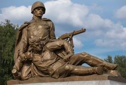 Wandale zbezcześcili największy cmentarz żołnierzy radzieckich w Polsce