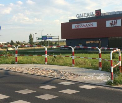 W Poznaniu powstała najkrótsza droga rowerowa na świecie? Kolejny polski absurd