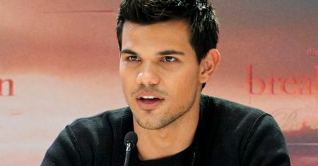 Taylor Lautner: Okładka, z której wynika, że aktor jest gejem, okazała się fałszywa!