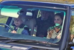 Królowa Elżbieta wsiadła za kółko Range Rovera i zawiozła rodzinę na... polowanie