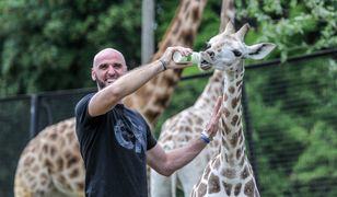 Marcin Gortat pojechał do zoo nakarmić swojego chrześniaka. Ten zdążył go już... przerosnąć!