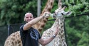Marcin Gortat pojechał do zoo nakarmić swojego chrześniaka. Ten zdążył go już... przerosnąć!