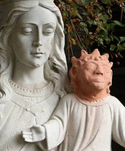 Artystka naprawiła urwaną głowę Jezuska. Była tak brzydka, że sam ksiądz ją oderwał