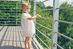 Rodzice zostawili roczne dziecko na balkonie i urządzili sobie imprezę