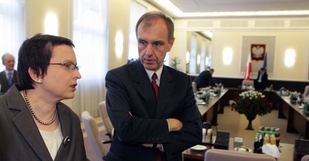 Ponad 800 szkół zniszczonych przez powódź
