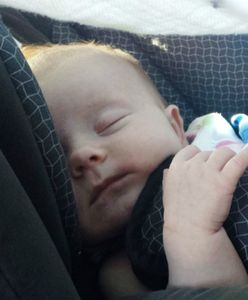 Matka zostawiła dziecko na 1,5 godziny w samochodzie. Nie dawało znaków życia