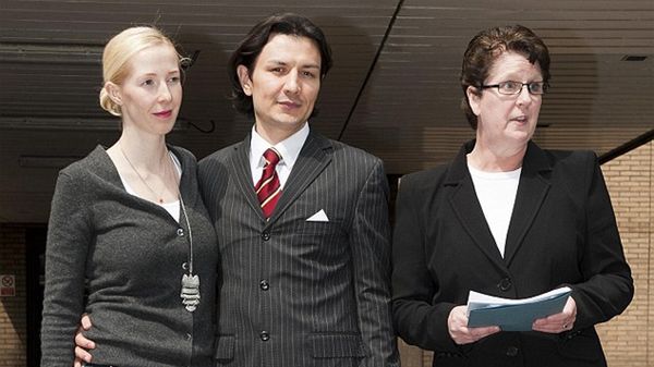 Daniel Pytlarz - na zdjęciu z żona i adwokatką - od samego początku twierdził, że jest niewinny